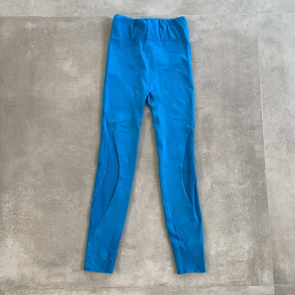 Fabletics High Waisted Leggings Size Small